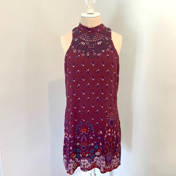 Miami High Neck Burgundy Floral Shift Dress - Picture 1 of 5
